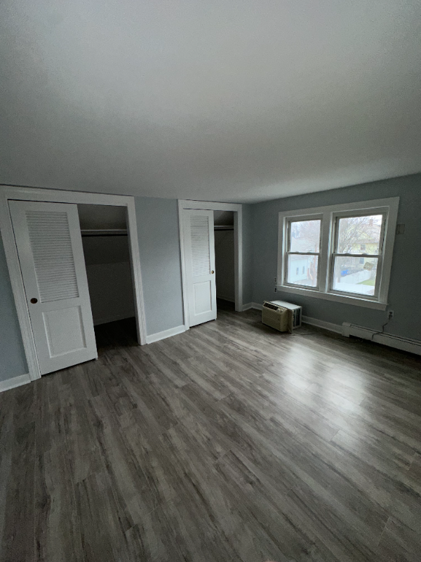 633 Moody Street - Photo 6 of 10