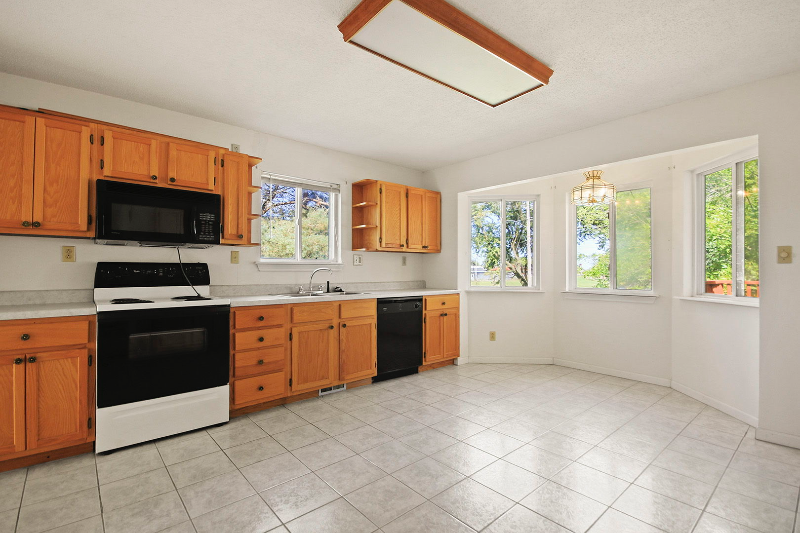 707 East Brick Street - Photo 6 of 20