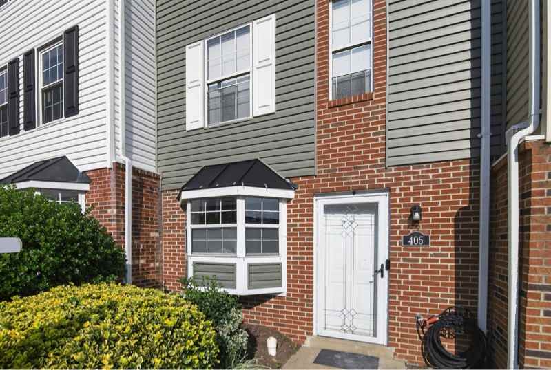 405 Westminster Ln - Photo 6 of 23