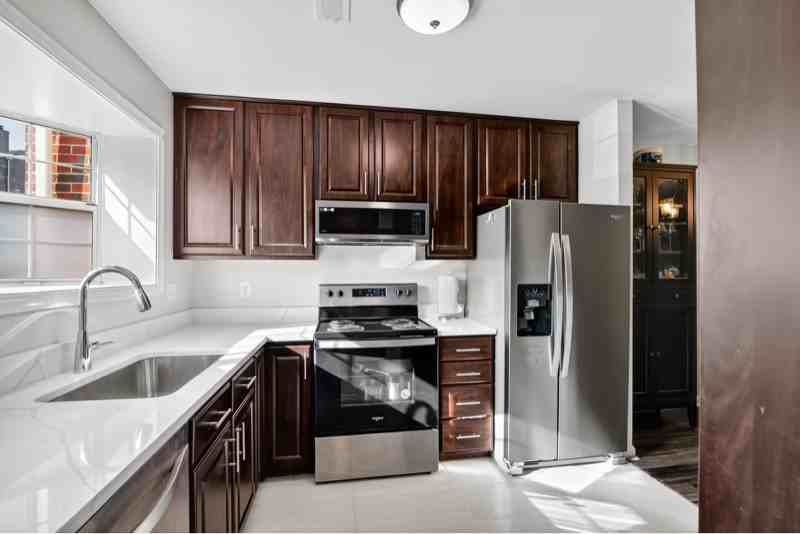 405 Westminster Ln - Photo 5 of 23