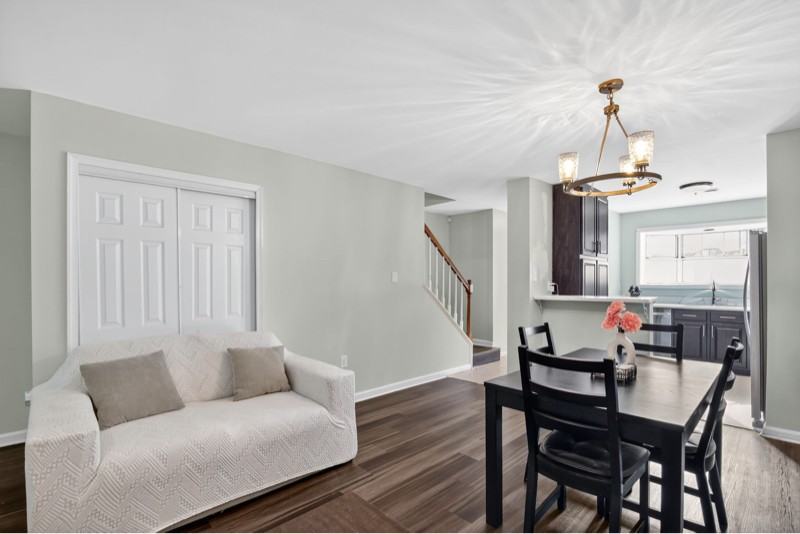 405 Westminster Ln - Photo 2 of 23