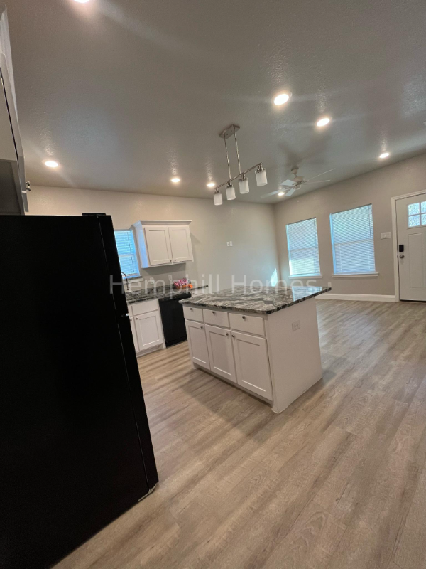3118 Hemphill Street - Photo 2 of 10