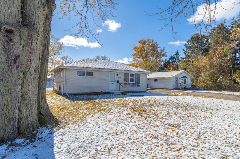 5035 Norwich Road - Photo 2 of 21