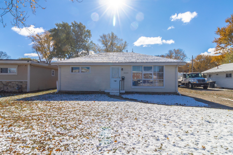 5035 Norwich Road - Photo 3 of 21