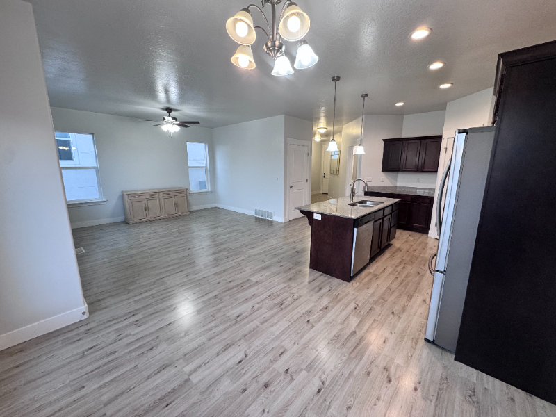 16371 S /W - Photo 5 of 15