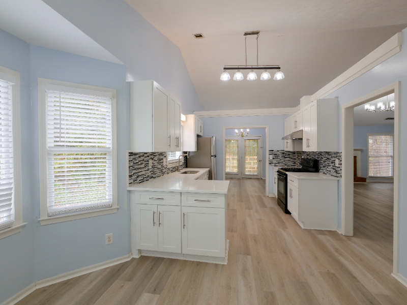 2218 Willow Crest Cir - Photo 2 of 21