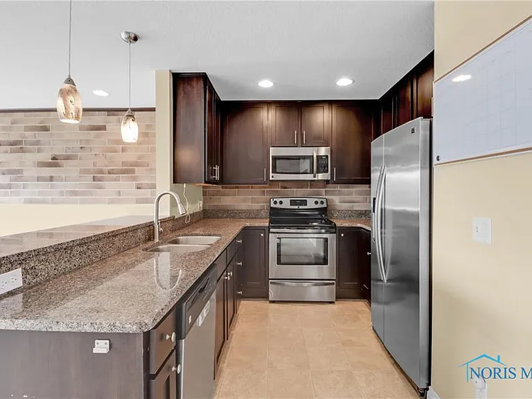 4733 Lakeside Drive - Photo 7 of 15