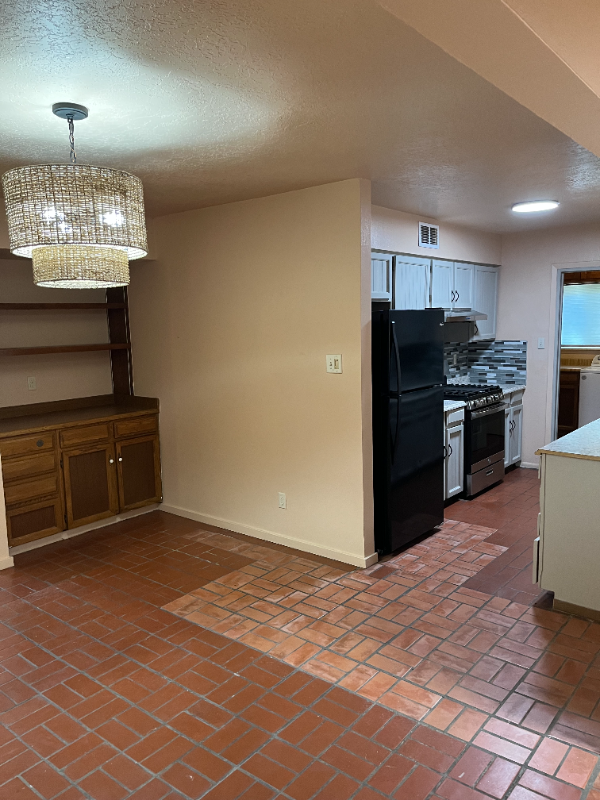 2405 Camino Capitan - Photo 2 of 11