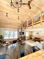 featured image of 10 Elizabeth Lane