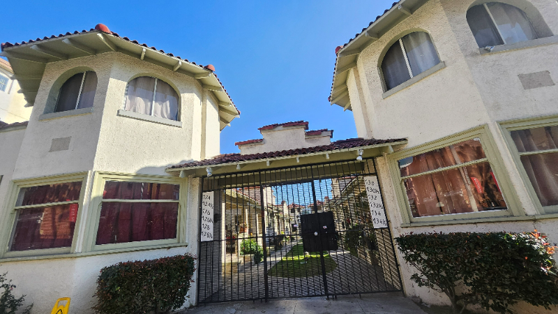 728 South Carondelet Street #728 - Photo 3 of 18