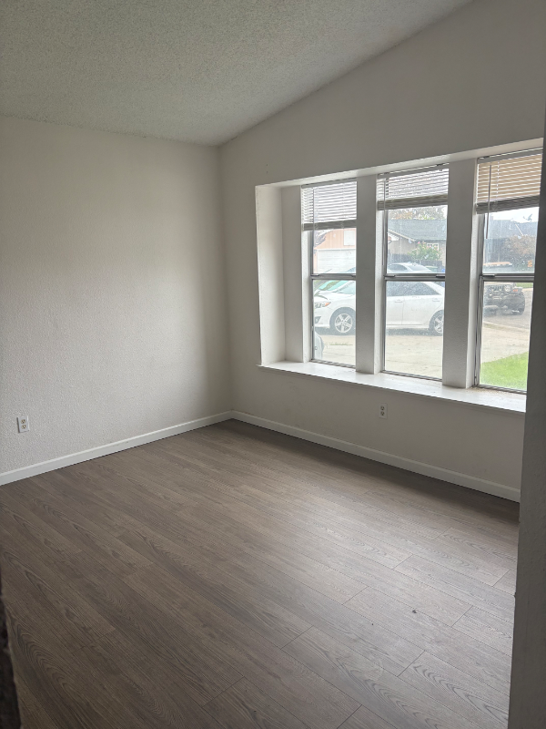 1905 Roth Ct - Photo 5 of 12