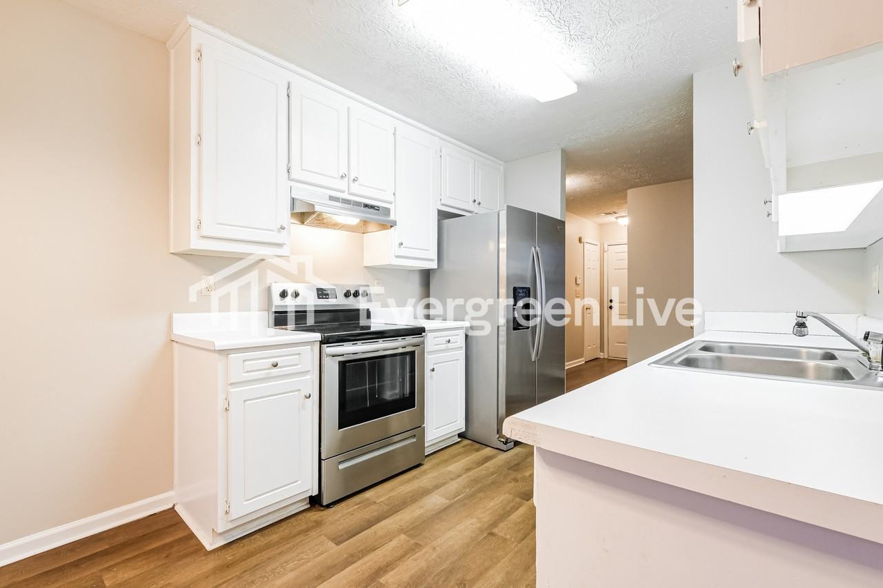 528 Arcadia Ct - Photo 7 of 16