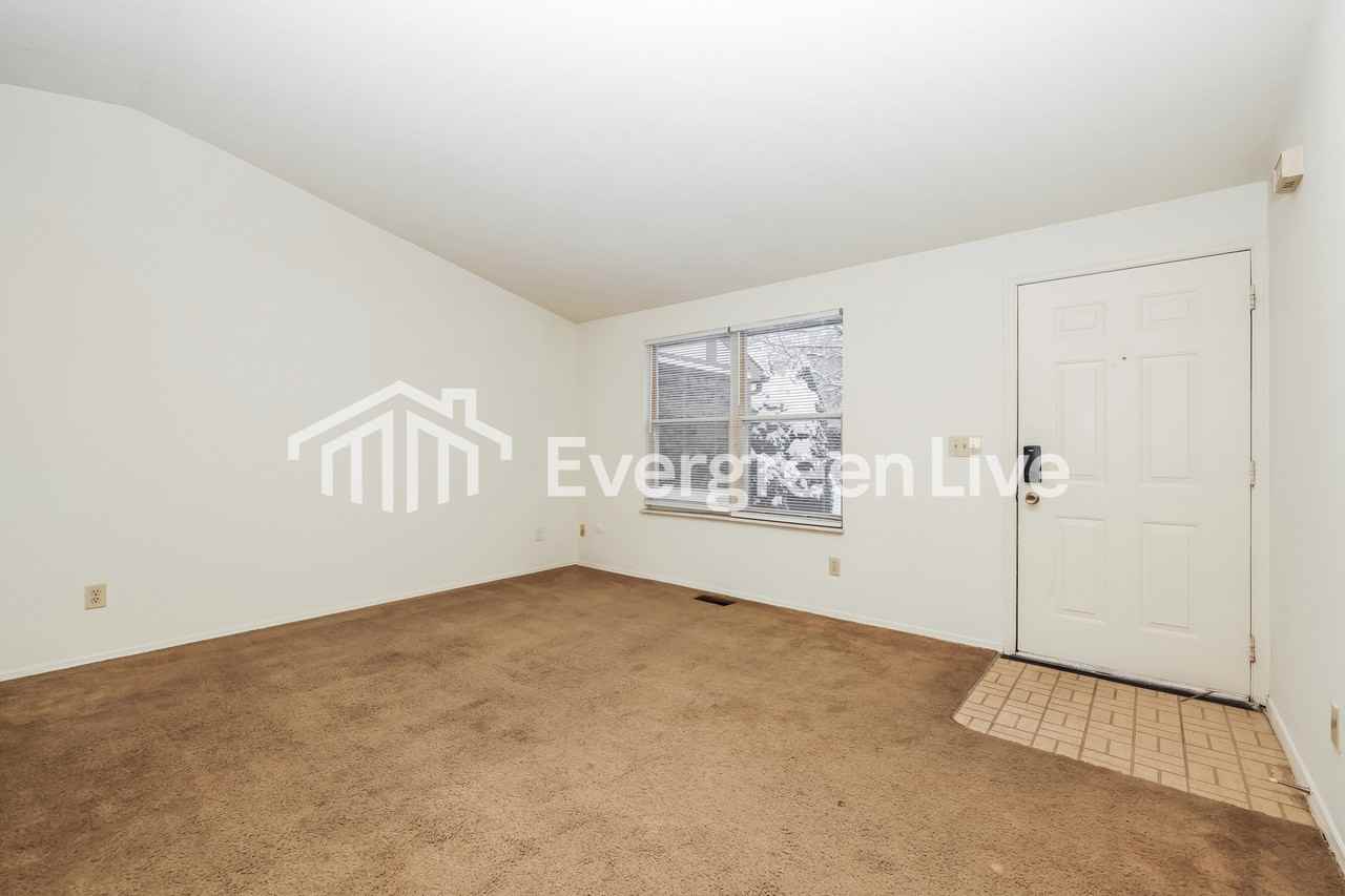 6376 Greenfield Way - Photo 6 of 18