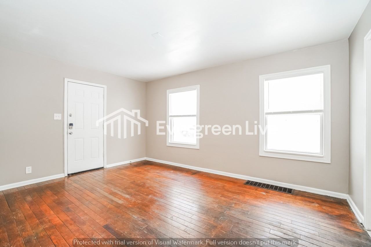 2580 Grasmere Ave - Photo 3 of 15
