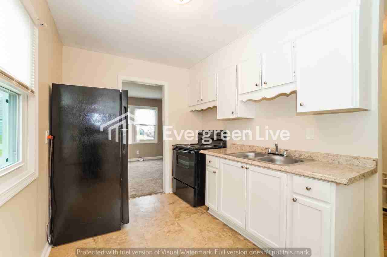 2365 Lindale Rd - Photo 7 of 15