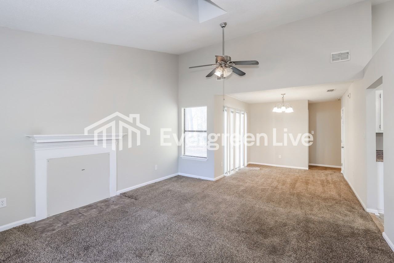 3654 Pebble Creek Dr - Photo 4 of 16