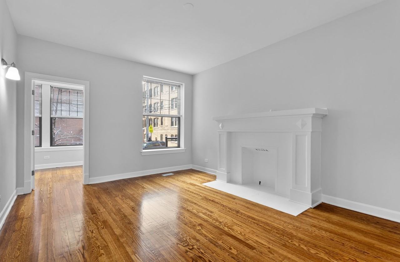 The Marshfield Manor - Photo 4 of 38