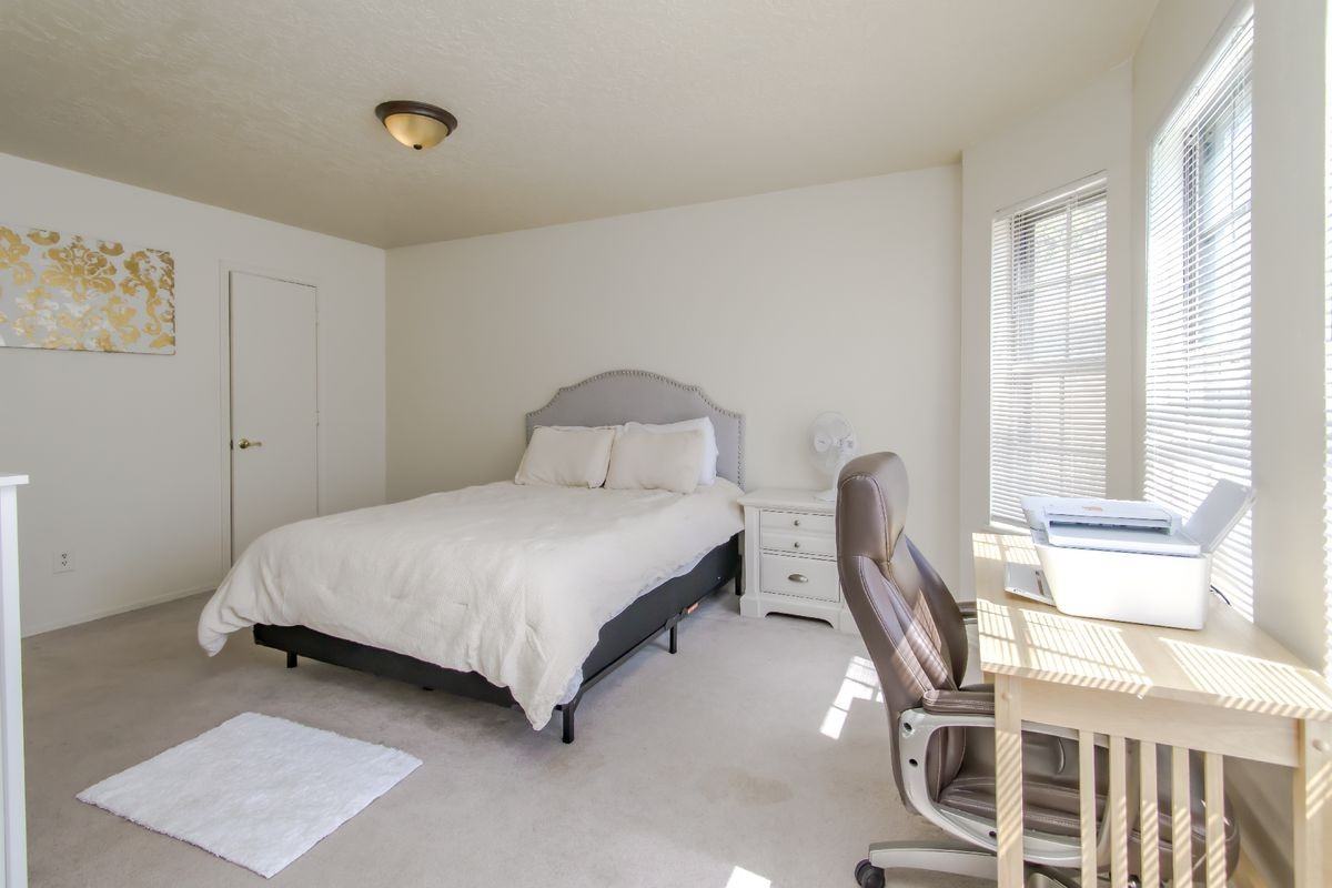 6524 Colleen Avenue Northeast - Photo 6 of 16