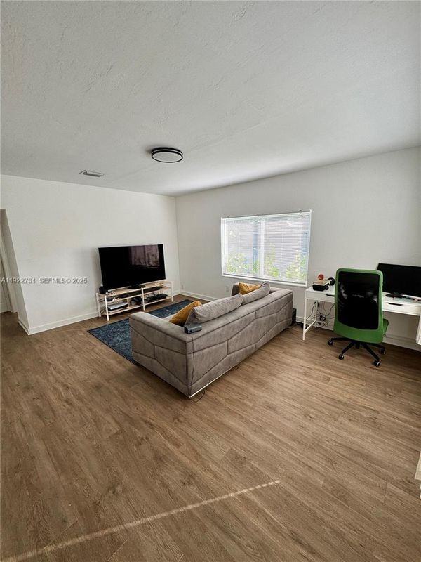 1215 Northeast 109th Street