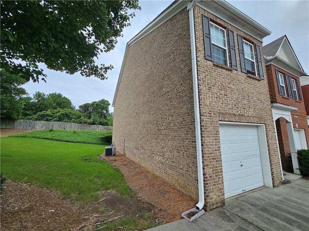 2160 Hawks Bluff Trail - Photo 2 of 21