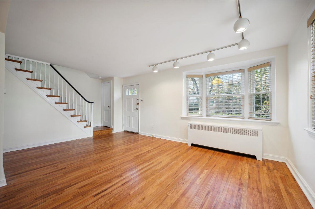 459 Rock Glen Drive - Photo 2 of 7