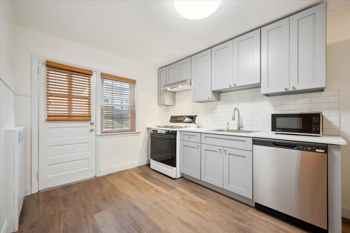 459 Rock Glen Drive - Photo 3 of 7