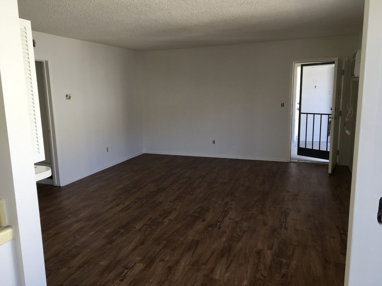 1344 N Columbus Ave #12 - Photo 7 of 9