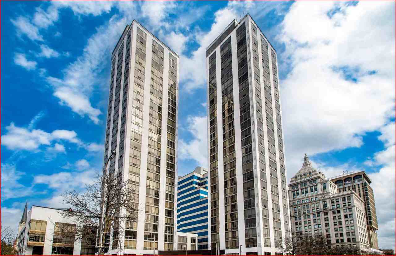 125 Southwest Jefferson Avenue - Photo 2 of 31