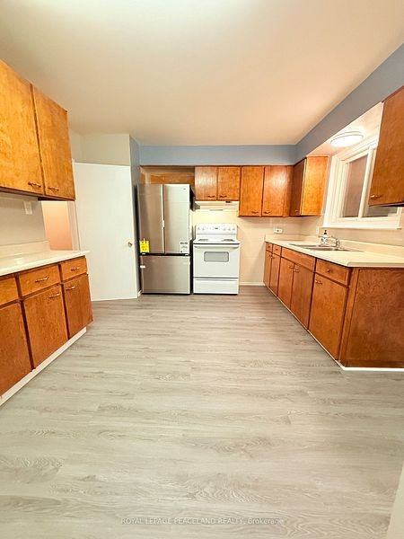 1097 Parthia Crescent - Photo 2 of 13