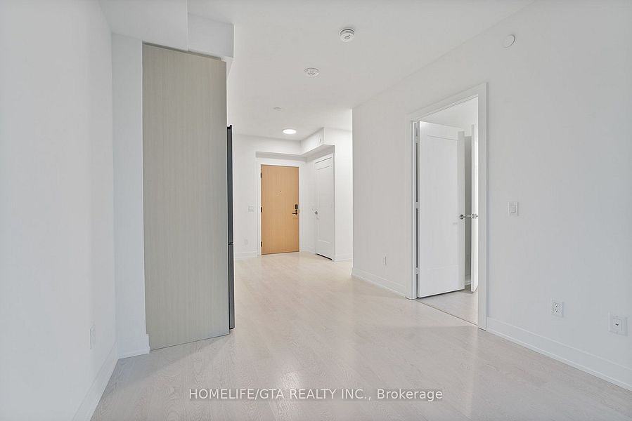 60 Central Park Roadway #1005 - Photo 3 of 11