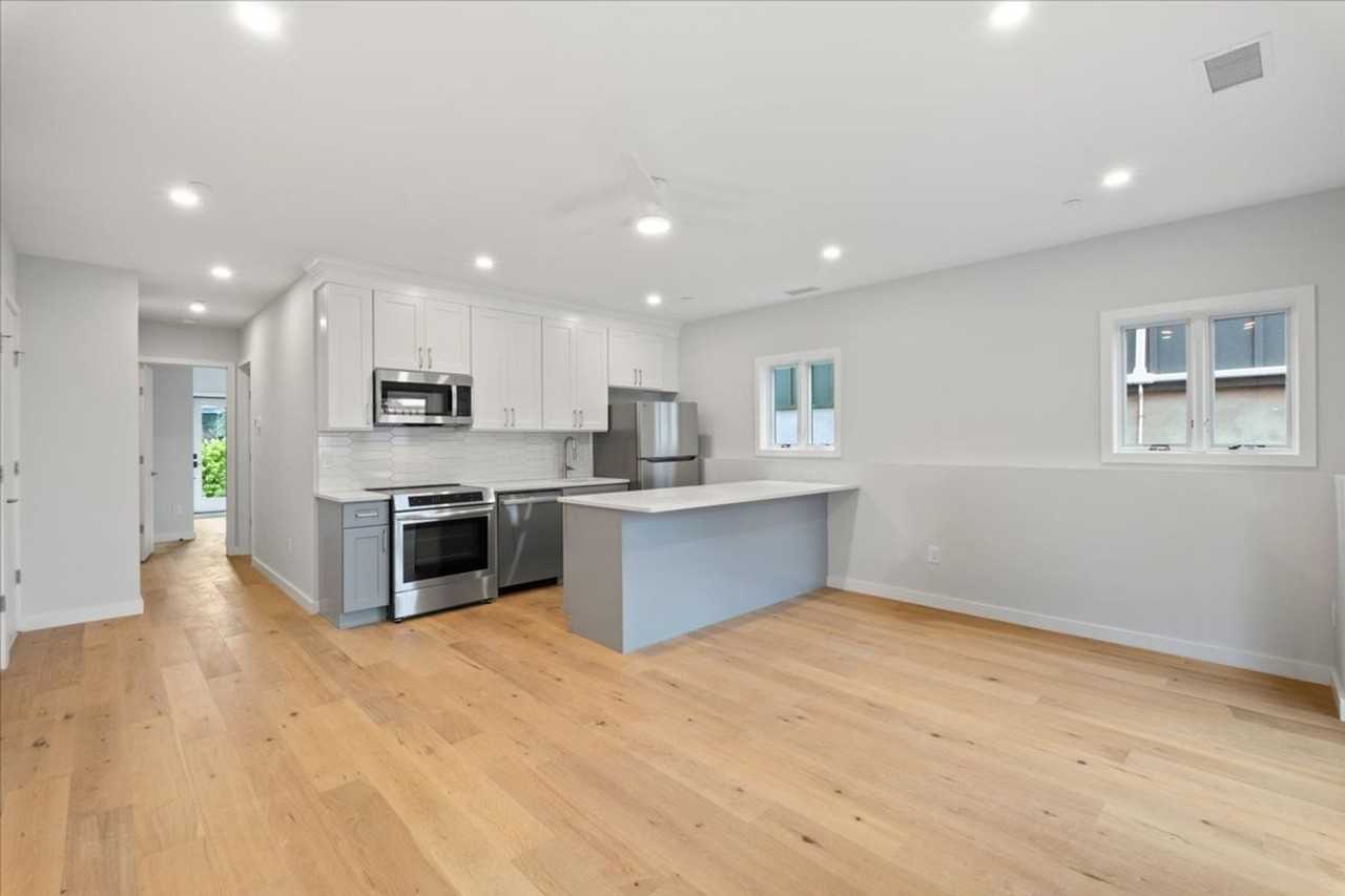 46 Hudson Street - Photo 3 of 20