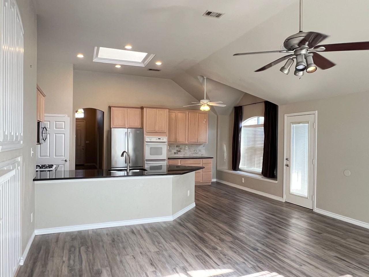 2325 Keystone Dr - Photo 3 of 38