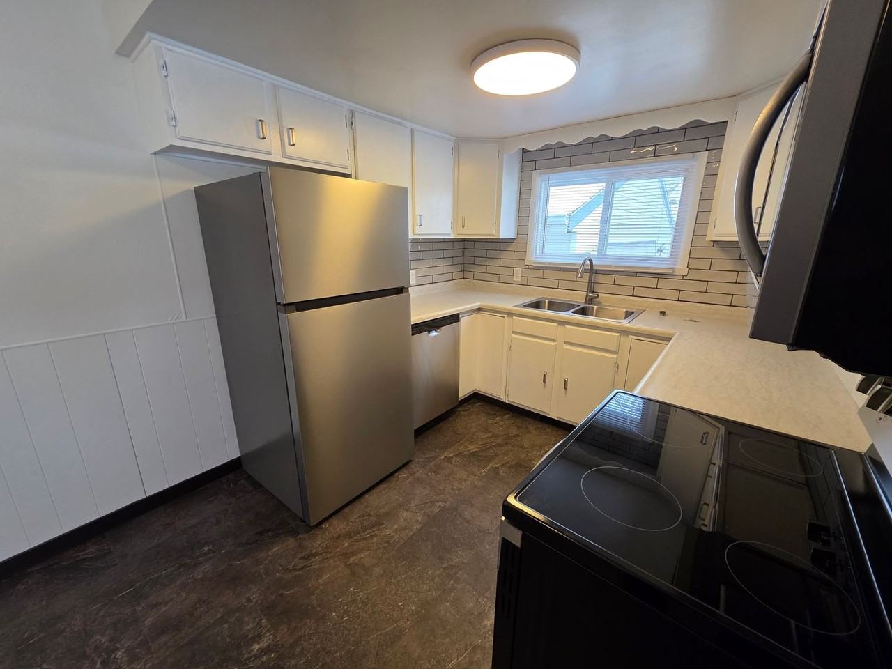 940 W Weiland Ave - Photo 5 of 15