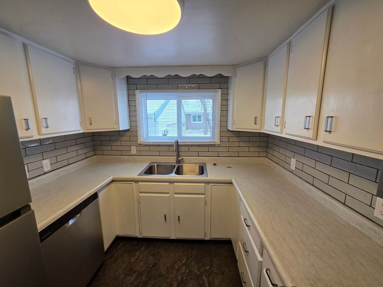 940 W Weiland Ave - Photo 6 of 15