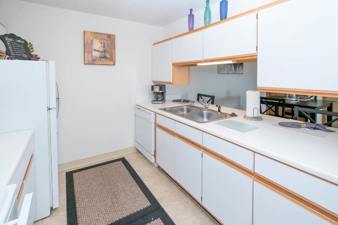 1082 E Chicago Blvd #17 - Photo 6 of 13