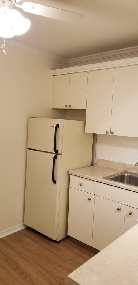 235 Henry Avenue #12I - Photo 5 of 8