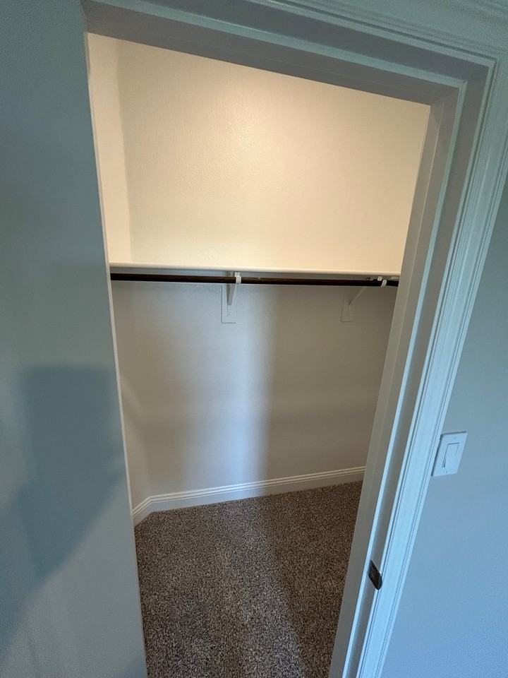 268 Sunnyside Dr #NA - Photo 4 of 20