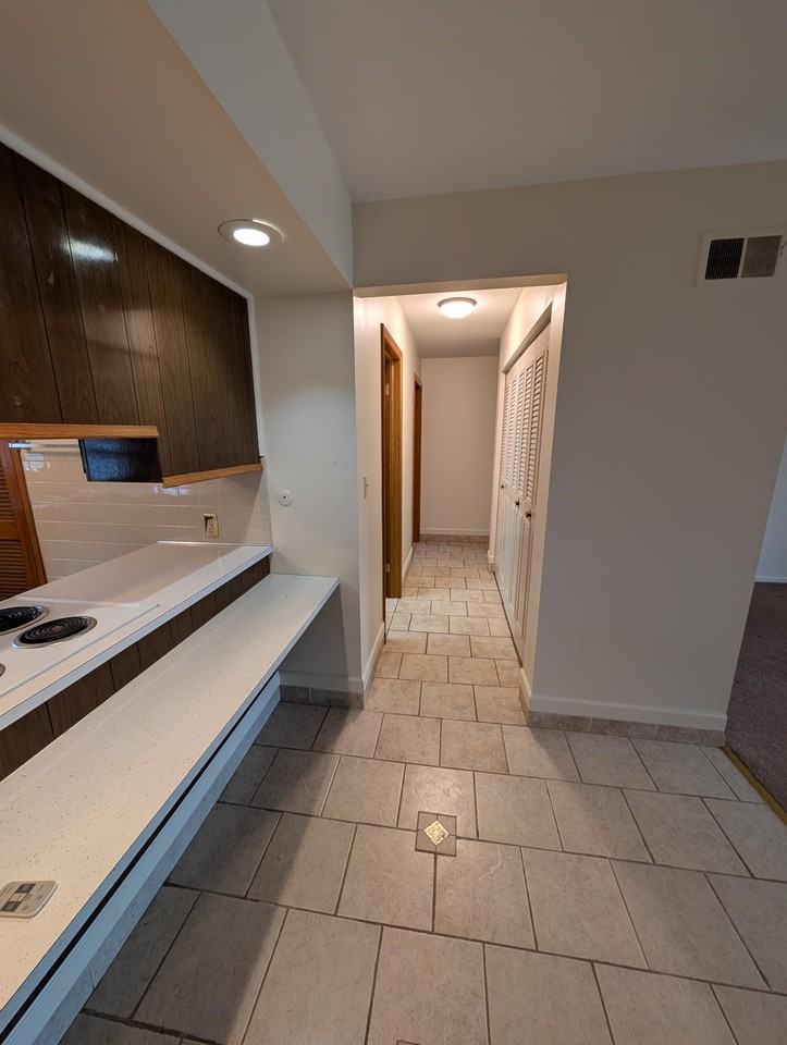 480 Forsythe Avenue #8 - Photo 4 of 7