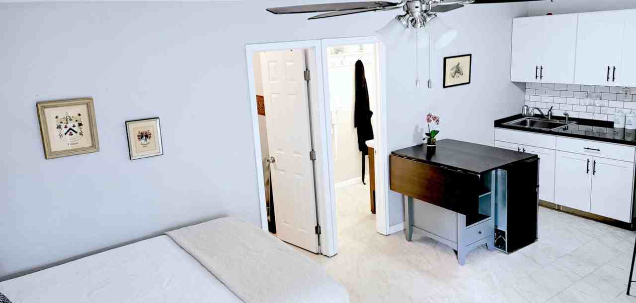 7726 Valley View Ln - Photo 3 of 14