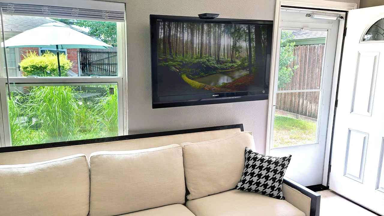 7726 Valley View Ln - Photo 6 of 14