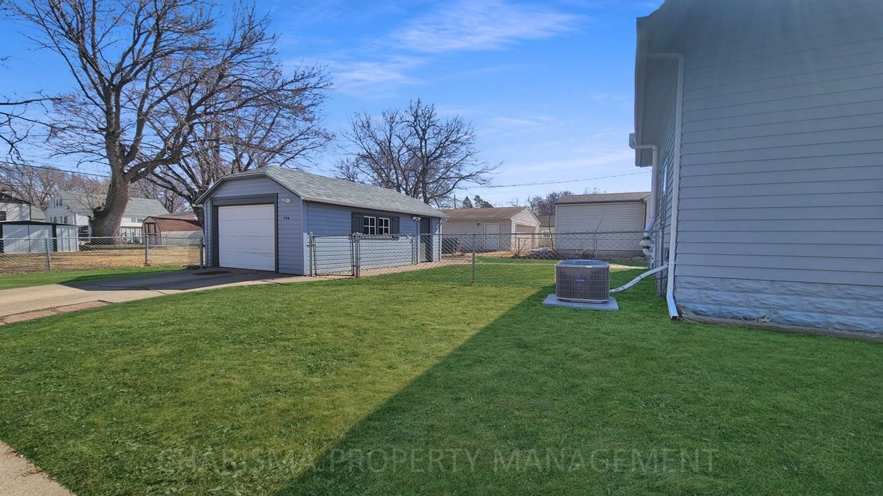 700 S Hawthorne Ave #NA - Photo 5 of 29