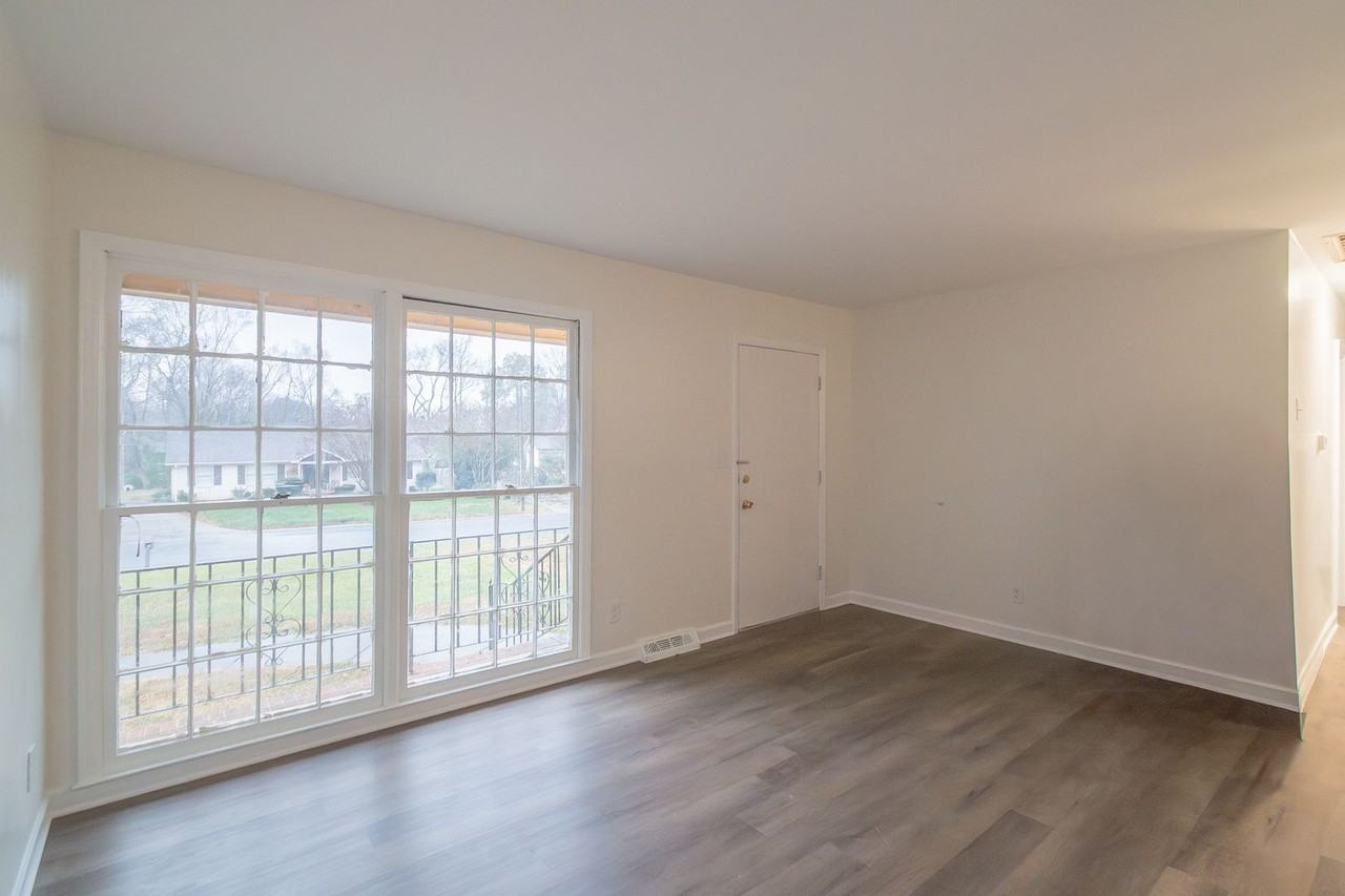 2707 Scarlet Cir - Photo 6 of 28