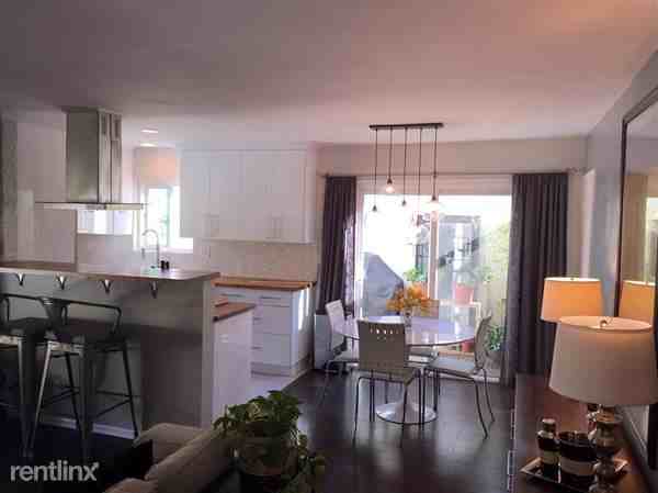 1315 Stanford St - Photo 2 of 10