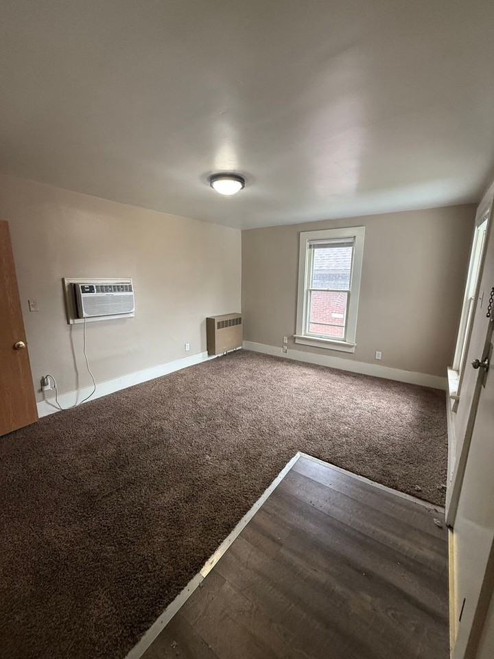 1209 Saint Marys Ave - Photo 2 of 10