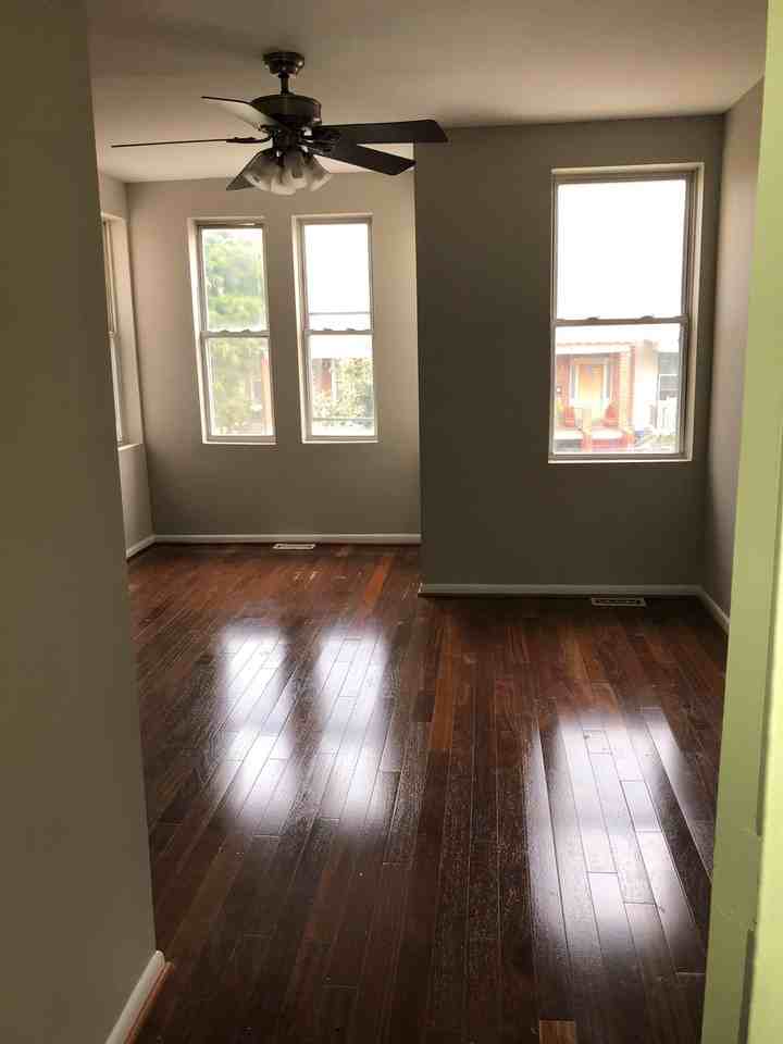 1203 I Street Northeast - Photo 6 of 8