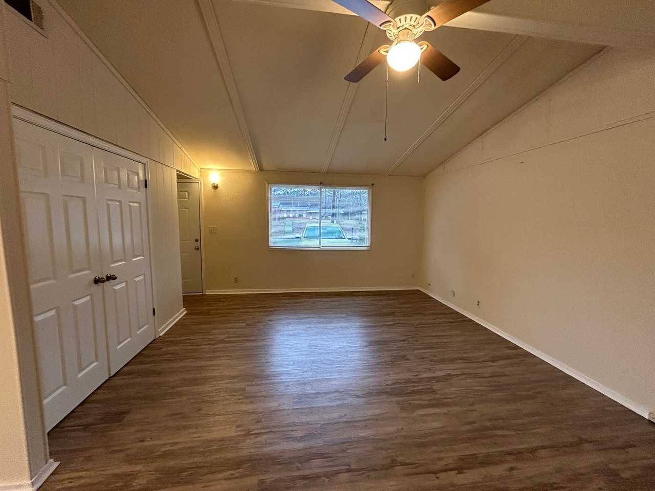 73 Spence Ave - Photo 3 of 14