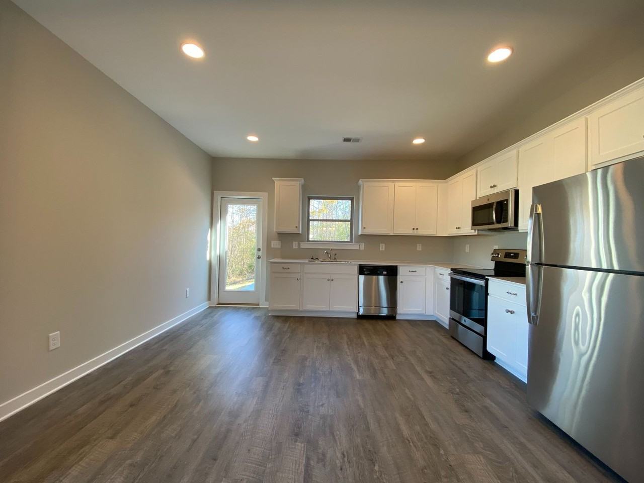 199 White Oak Cir - Photo 2 of 30