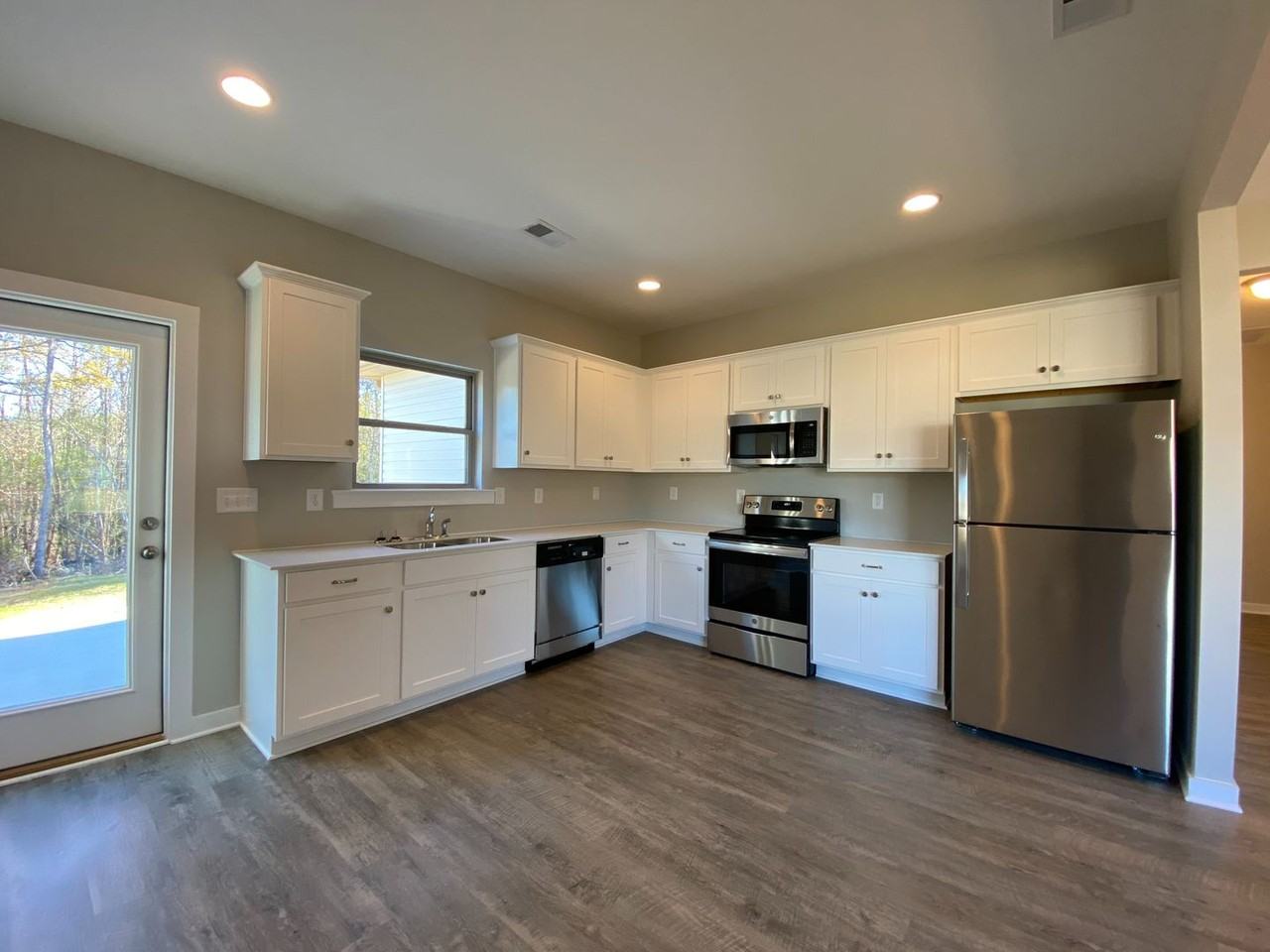 199 White Oak Cir - Photo 3 of 30