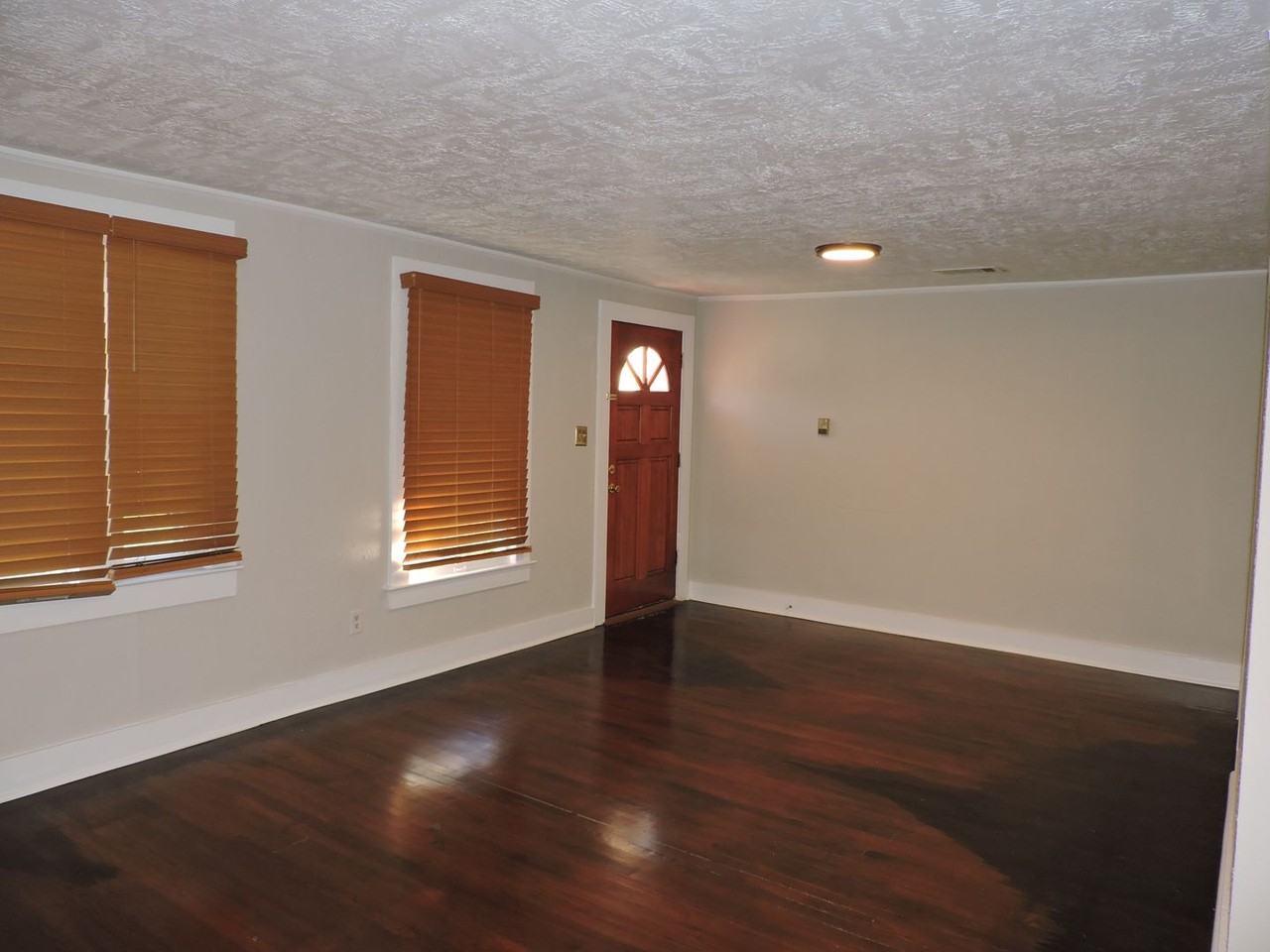 916 E Hatton St - Photo 2 of 23