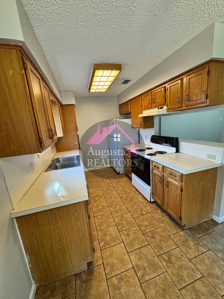 12 Buttercup Dr - Photo 3 of 12